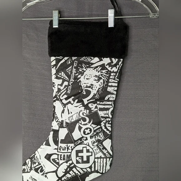 Quicksilver Christmas Stocking Graphic Faux Fur New No Tags - Picture 4 of 7